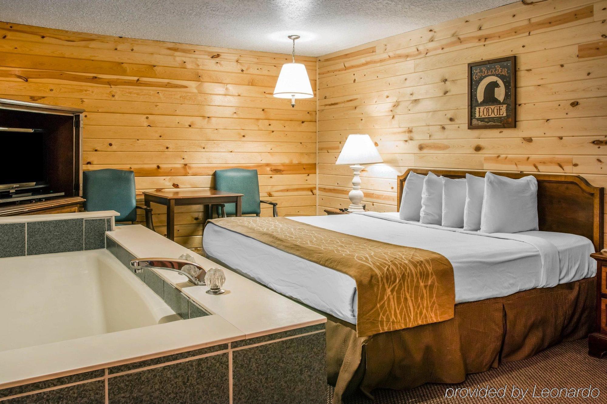 Econo Lodge Bayview Макино Сити Екстериор снимка