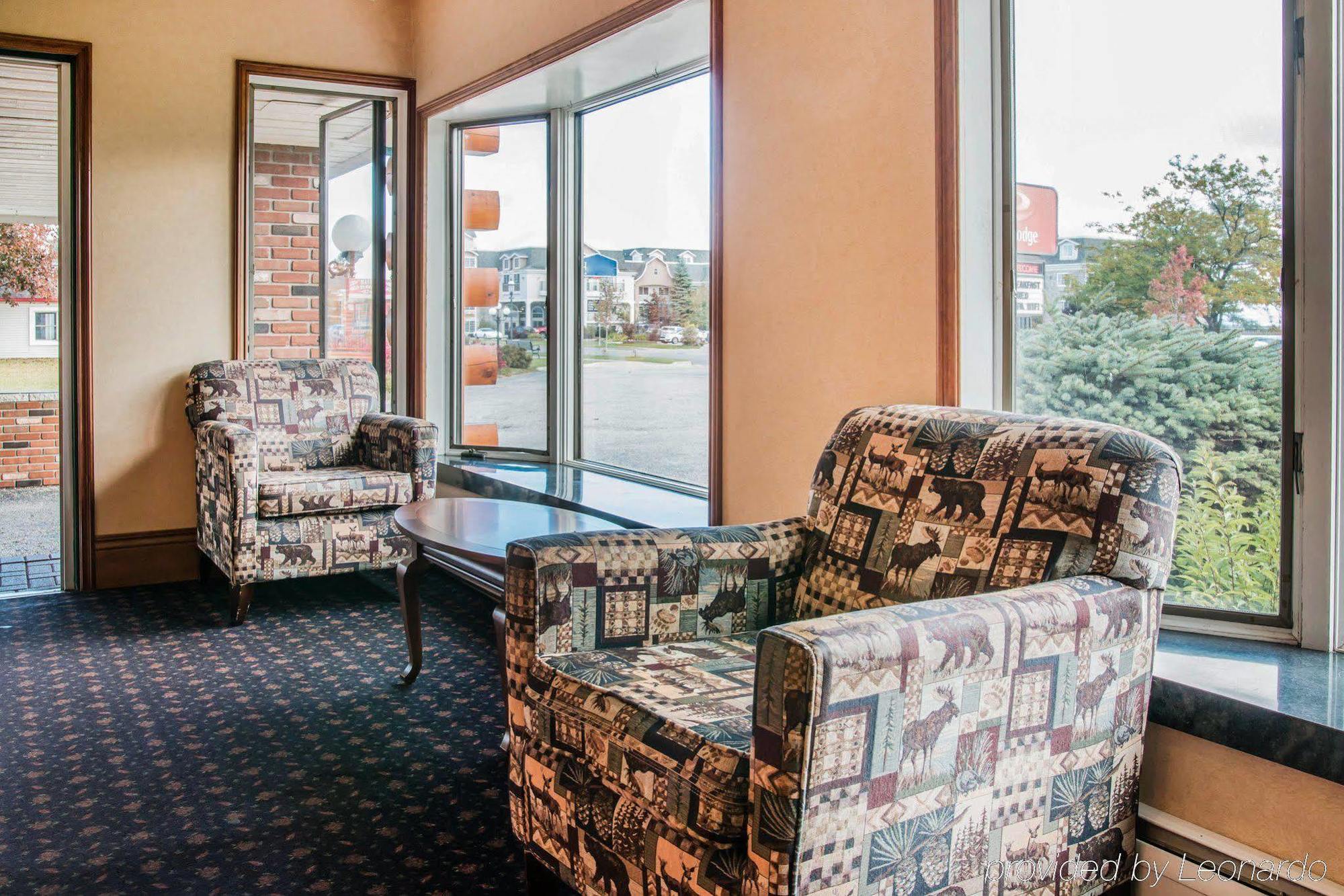 Econo Lodge Bayview Макино Сити Екстериор снимка