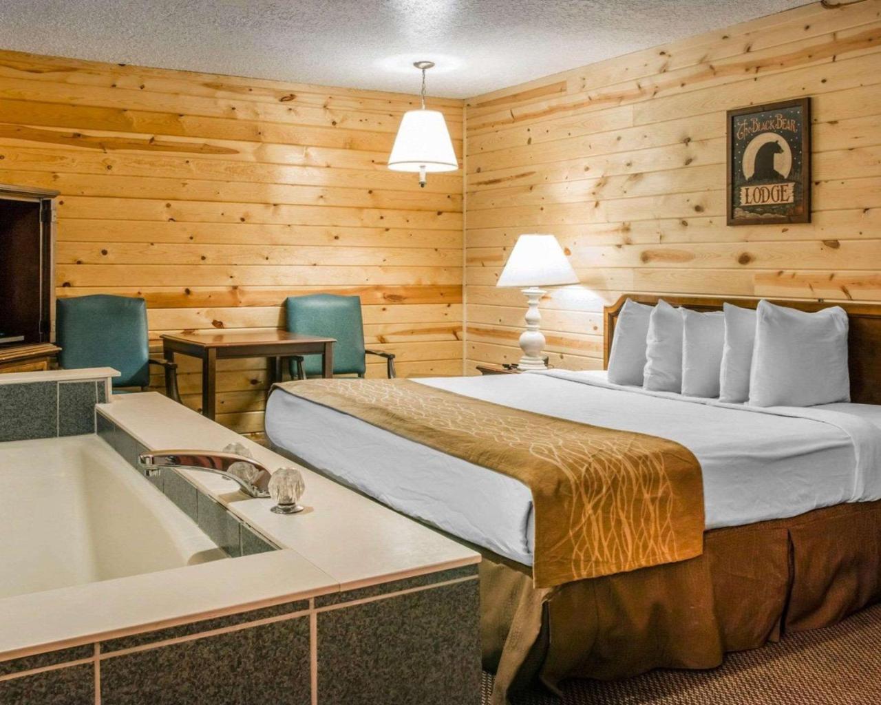 Econo Lodge Bayview Макино Сити Екстериор снимка