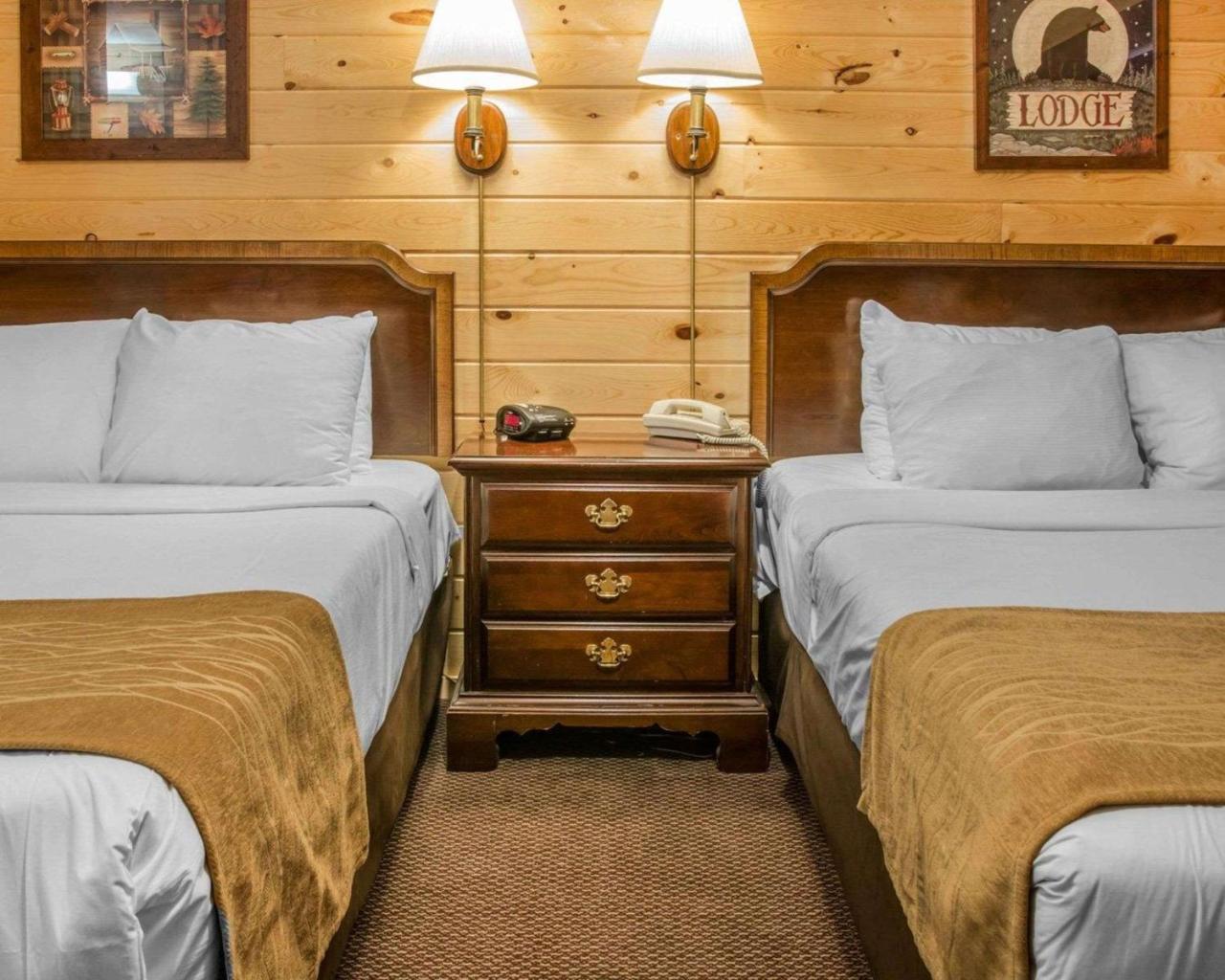 Econo Lodge Bayview Макино Сити Екстериор снимка