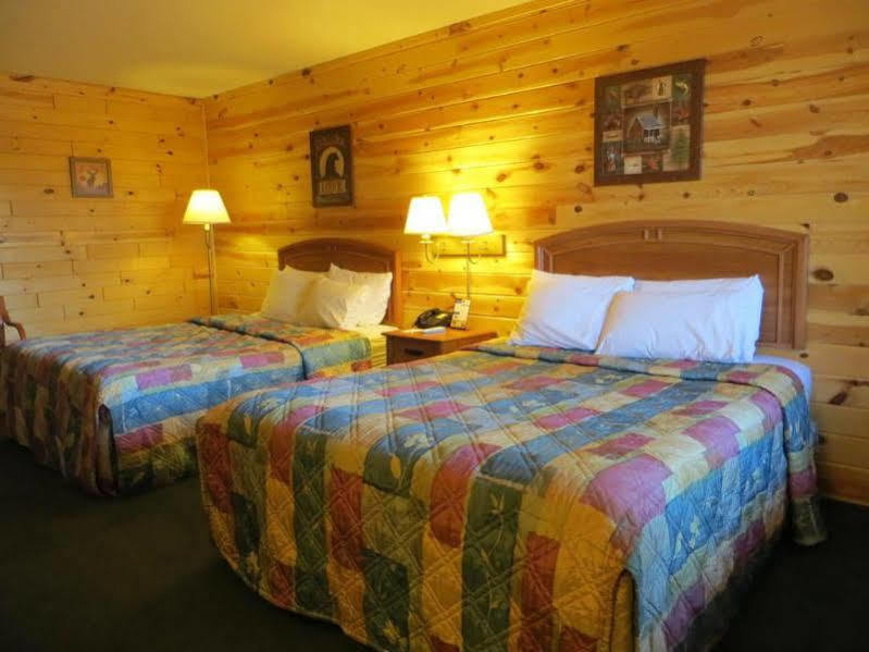 Econo Lodge Bayview Макино Сити Екстериор снимка
